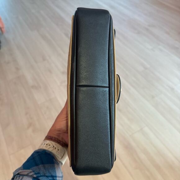 Chanel Graphic Flap Bag Quilted Calfskin Medium Black Beige Goldtone hardware - Picture 4 of 14